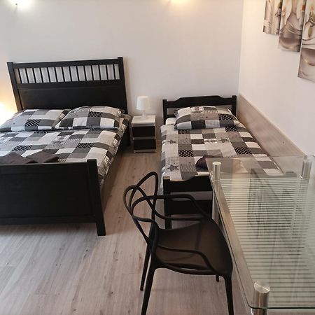 A-Piramida Apartment Wroclaw Bagian luar foto