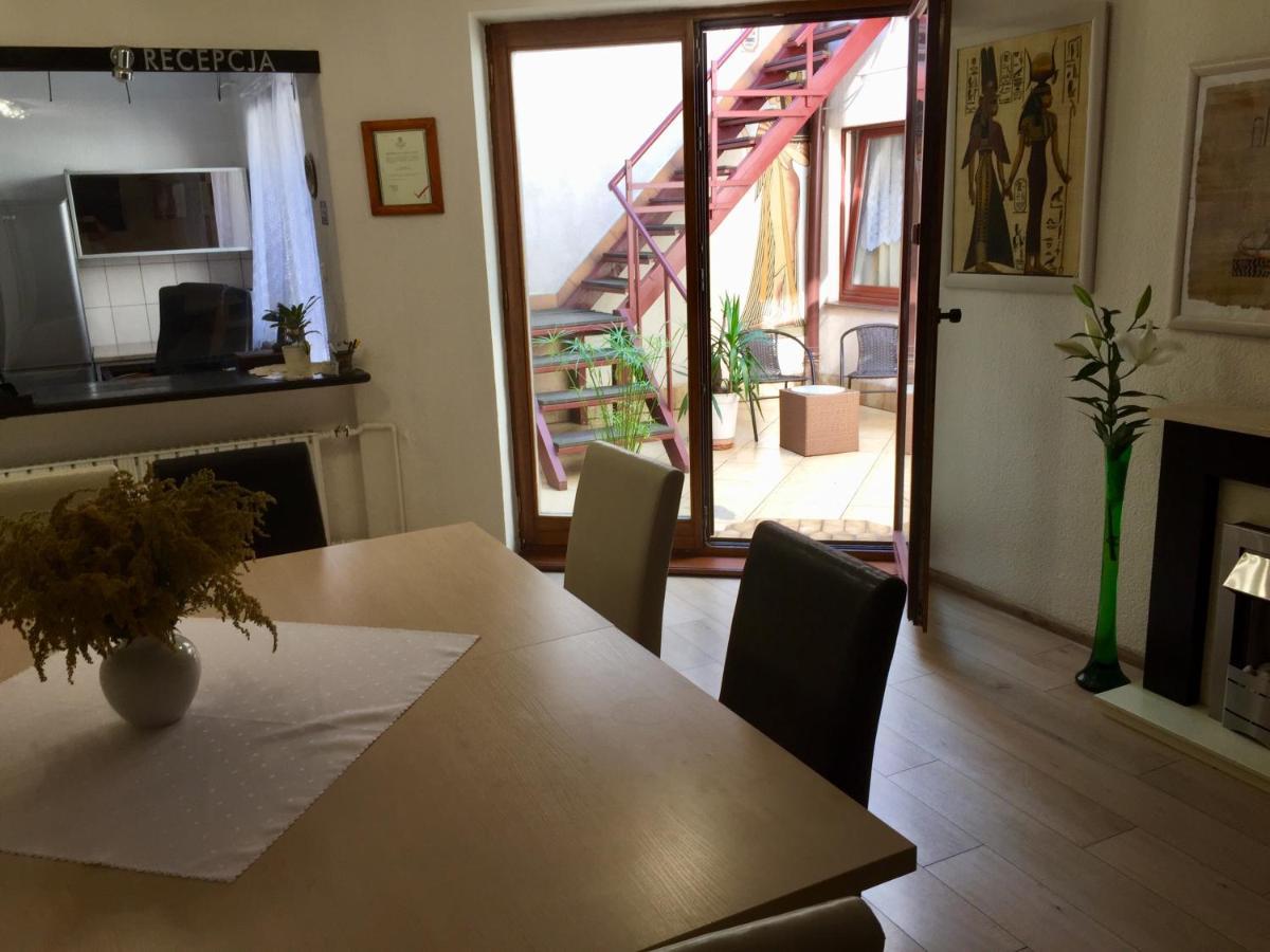 A-Piramida Apartment Wroclaw Bagian luar foto