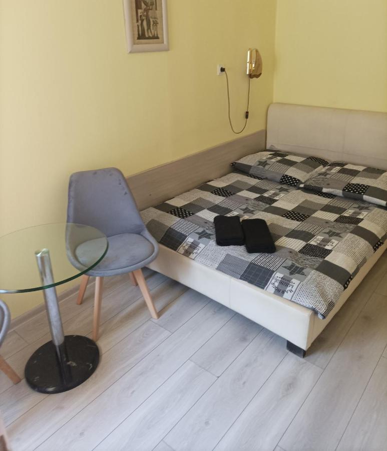 A-Piramida Apartment Wroclaw Bagian luar foto