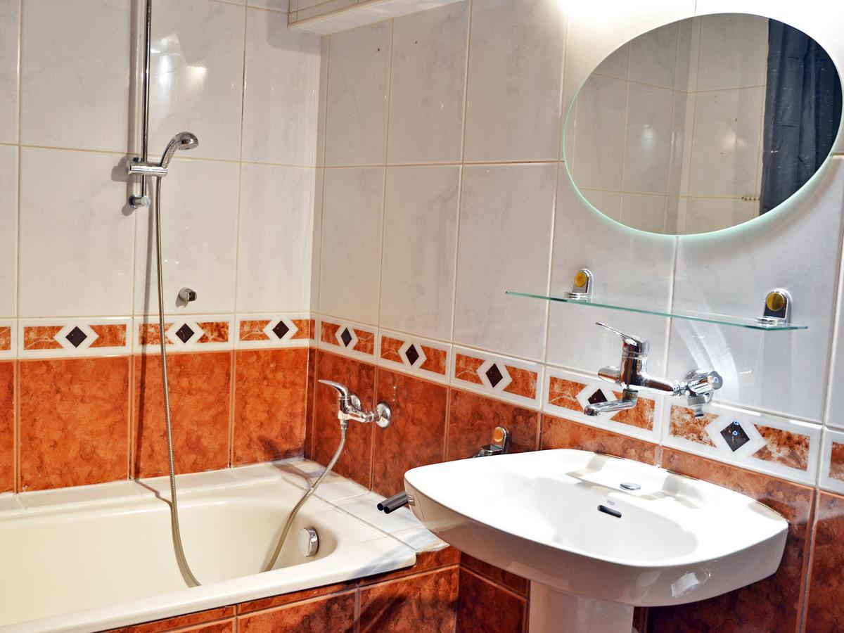 A-Piramida Apartment Wroclaw Bagian luar foto